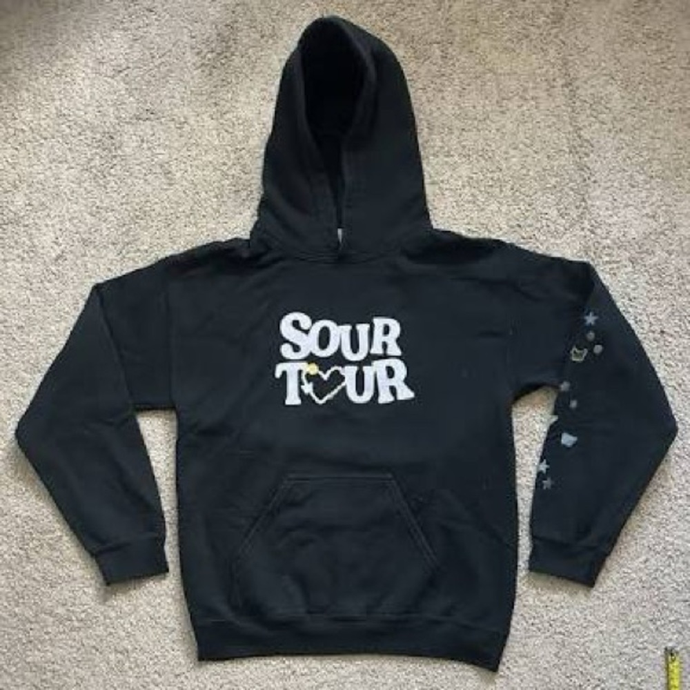 Olivia Rodrigo large tour hoodie, sour tour